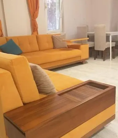 Deniz Yuruyerek Lara Beach Park Hastane Pazar Kum דירה