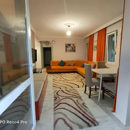 Deniz Yuruyerek Lara Beach Park Hastane Pazar Kum